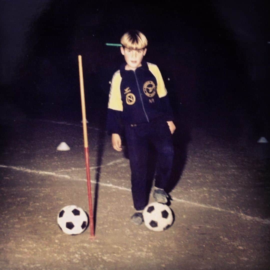アントニオ・ノチェリーノのインスタグラム：「Dreaming ⚽️」