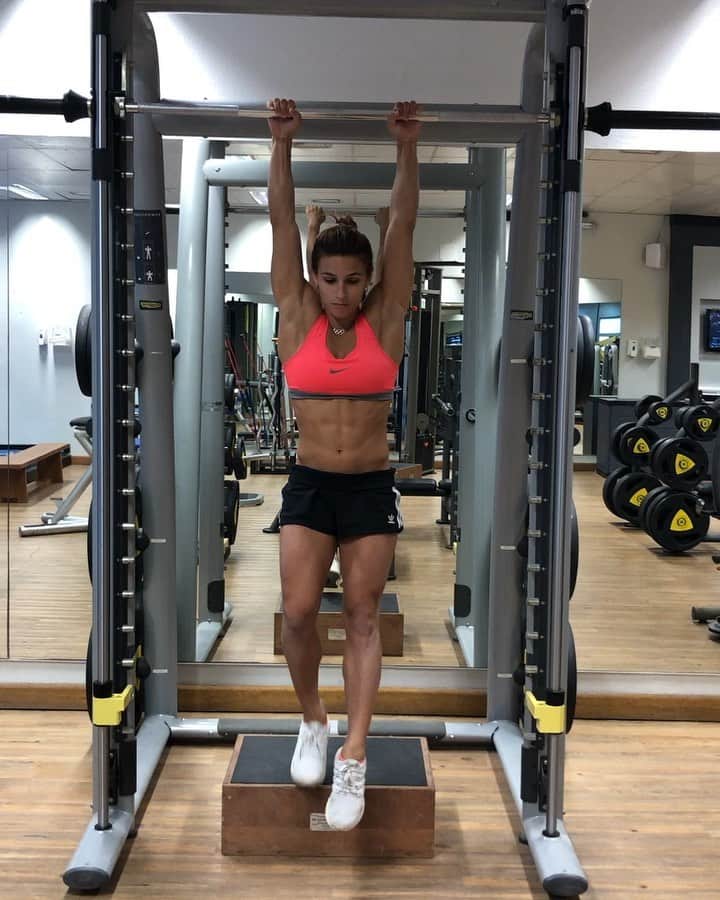 ジャジ・バルボサのインスタグラム：「#sextou 💪🏻🤗✔️」