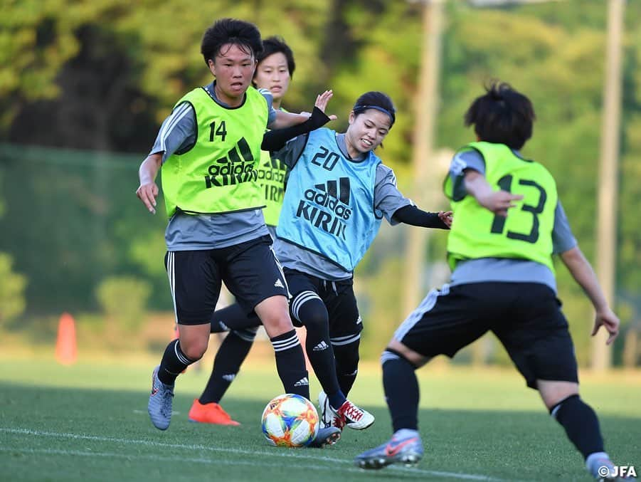 日本サッカー協会さんのインスタグラム写真 - (日本サッカー協会Instagram)「#なでしこジャパン 国内合宿3日目の5/24(金)は午前・午後の二部練習を実施！午後にはハーフコート10対10のゲーム形式でのトレーニングを行うなど、あと17日後に迫ったワールドカップ初戦に向けて調整しました！ ・ ＜FIFA女子ワールドカップフランス2019＞ なでしこジャパン🇯🇵試合日程  6/10 25:00 vsアルゼンチン🇦🇷 6/14 22:00 vsスコットランド🏴󠁧󠁢󠁳󠁣󠁴󠁿 6/20 04:00 vsイングランド🏴󠁧󠁢󠁥󠁮󠁧󠁿 📺フジテレビ系列、NHK BS、J SPORTSで生中継！ ・ #nadeshiko #世界のなでしこ #なでしこジャパン#FIFAWWC」5月25日 6時29分 - japanfootballassociation