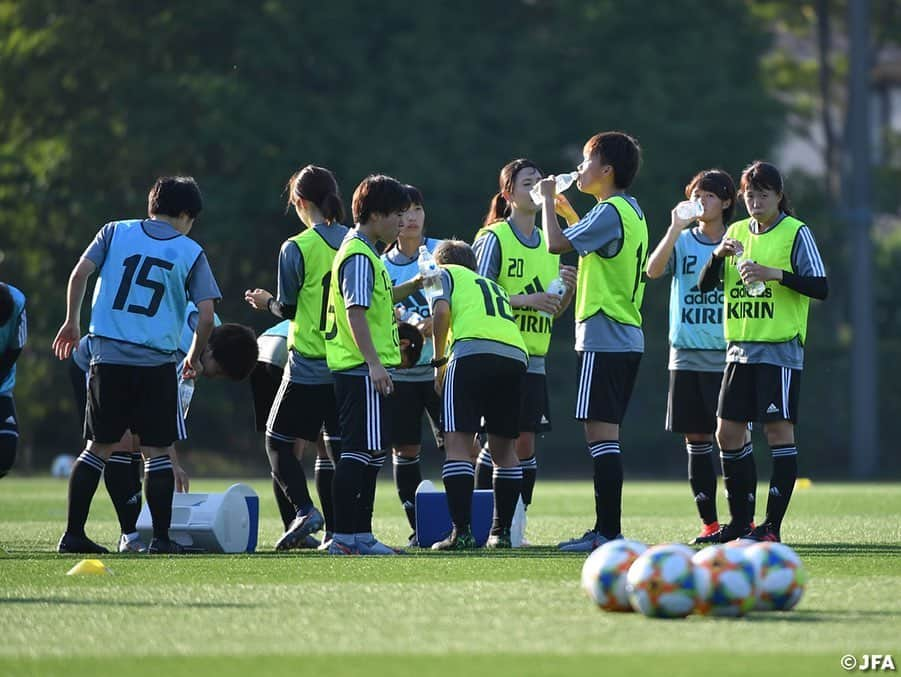 日本サッカー協会さんのインスタグラム写真 - (日本サッカー協会Instagram)「#なでしこジャパン 国内合宿3日目の5/24(金)は午前・午後の二部練習を実施！午後にはハーフコート10対10のゲーム形式でのトレーニングを行うなど、あと17日後に迫ったワールドカップ初戦に向けて調整しました！ ・ ＜FIFA女子ワールドカップフランス2019＞ なでしこジャパン🇯🇵試合日程  6/10 25:00 vsアルゼンチン🇦🇷 6/14 22:00 vsスコットランド🏴󠁧󠁢󠁳󠁣󠁴󠁿 6/20 04:00 vsイングランド🏴󠁧󠁢󠁥󠁮󠁧󠁿 📺フジテレビ系列、NHK BS、J SPORTSで生中継！ ・ #nadeshiko #世界のなでしこ #なでしこジャパン#FIFAWWC」5月25日 6時29分 - japanfootballassociation