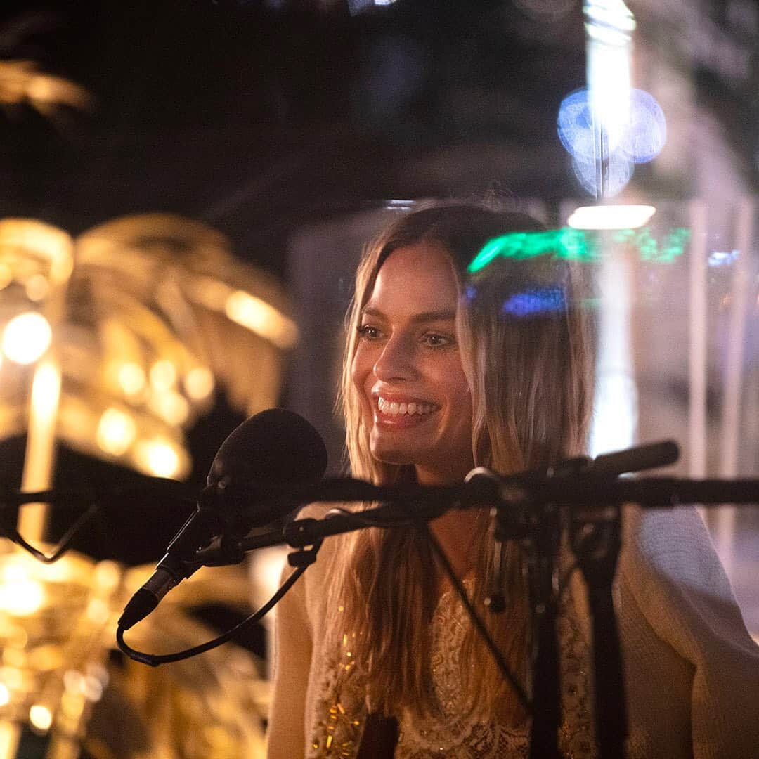 シャネルさんのインスタグラム写真 - (シャネルInstagram)「#CHANELinCannes — in the latest 3.55 podcast series recorded during #Cannes2019, host Audrey Diwan discusses the first time Margot Robbie, Marion Cotillard, Valerie Pachner, Lukas Dhont and Chloé Sevigny experienced the Cannes Film Festival. Now playing on Apple Podcasts and Spotify. #CHANEL  #CHANELinCinema @margotrobbie #MargotRobbie @marioncotillard #MarionCotillard #ValeriePachner @lukasdhont #LukasDhont @chloessevigny #ChloeSevigny @audrey.diwan #AudreyDiwan」5月25日 6時34分 - chanelofficial