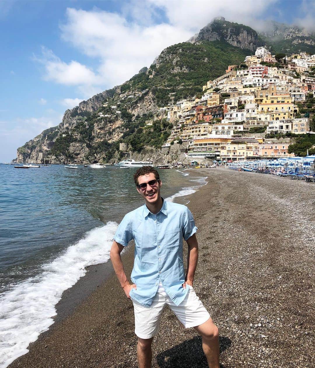 ジェイソン・ブラウンのインスタグラム：「😎 ポジターノにいます！#AmalfiCoast #Positano  #Italy 🇮🇹」