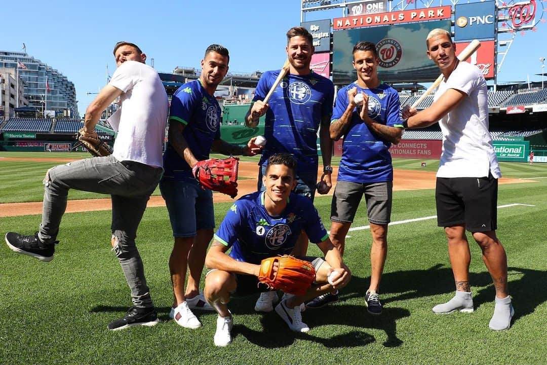 レアル・ベティスさんのインスタグラム写真 - (レアル・ベティスInstagram)「¡Tarde de béisbol! ⚾💥😅 -- Baseball day! ⚾💥😅 #BetisOnTheRoad」5月25日 7時16分 - realbetisbalompie