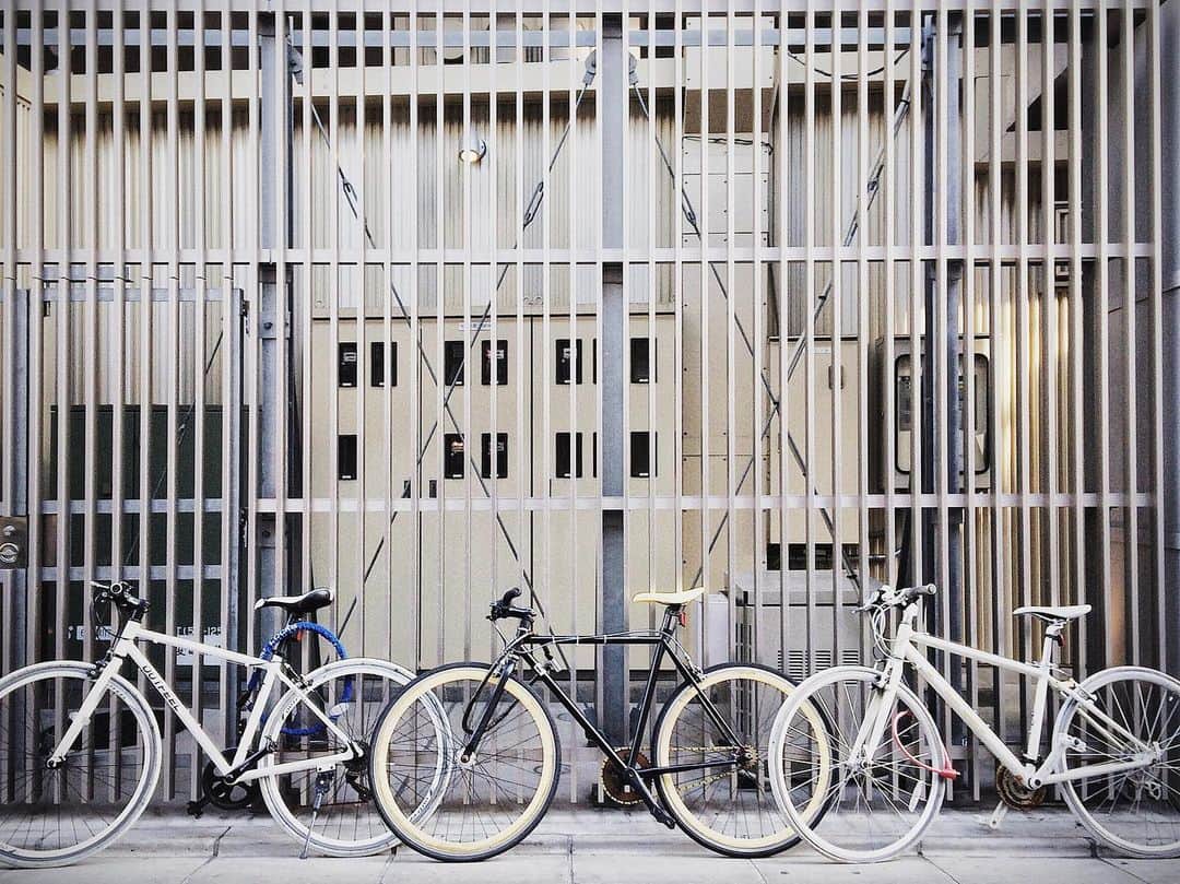 Yasuhito Shigakiのインスタグラム：「. . Bicycle × Bicycle × Bicycle . . #ザ壁部 . Tokyo, Japan」