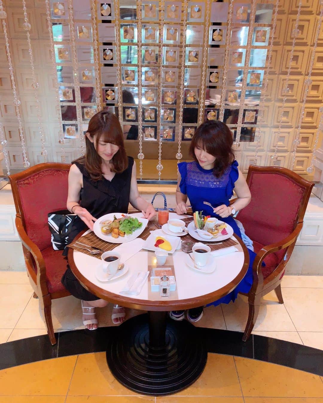 渋谷恭子さんのインスタグラム写真 - (渋谷恭子Instagram)「いづみ(@izumi.hakamata)ちゃんと #朝食ブッフェ 🍴💕 楽しい時間はあっという間😆 ・ ・  今日は銀座で合同のお誕生日会🎂  その後は、またいづみちゃんと合流して、横浜へ行きます😉✨ ・ ・ #朝食 #食べすたぐらむ #インスタグラマー #アラフォー #アラフィフ #ozio」5月25日 7時49分 - kyoko.86