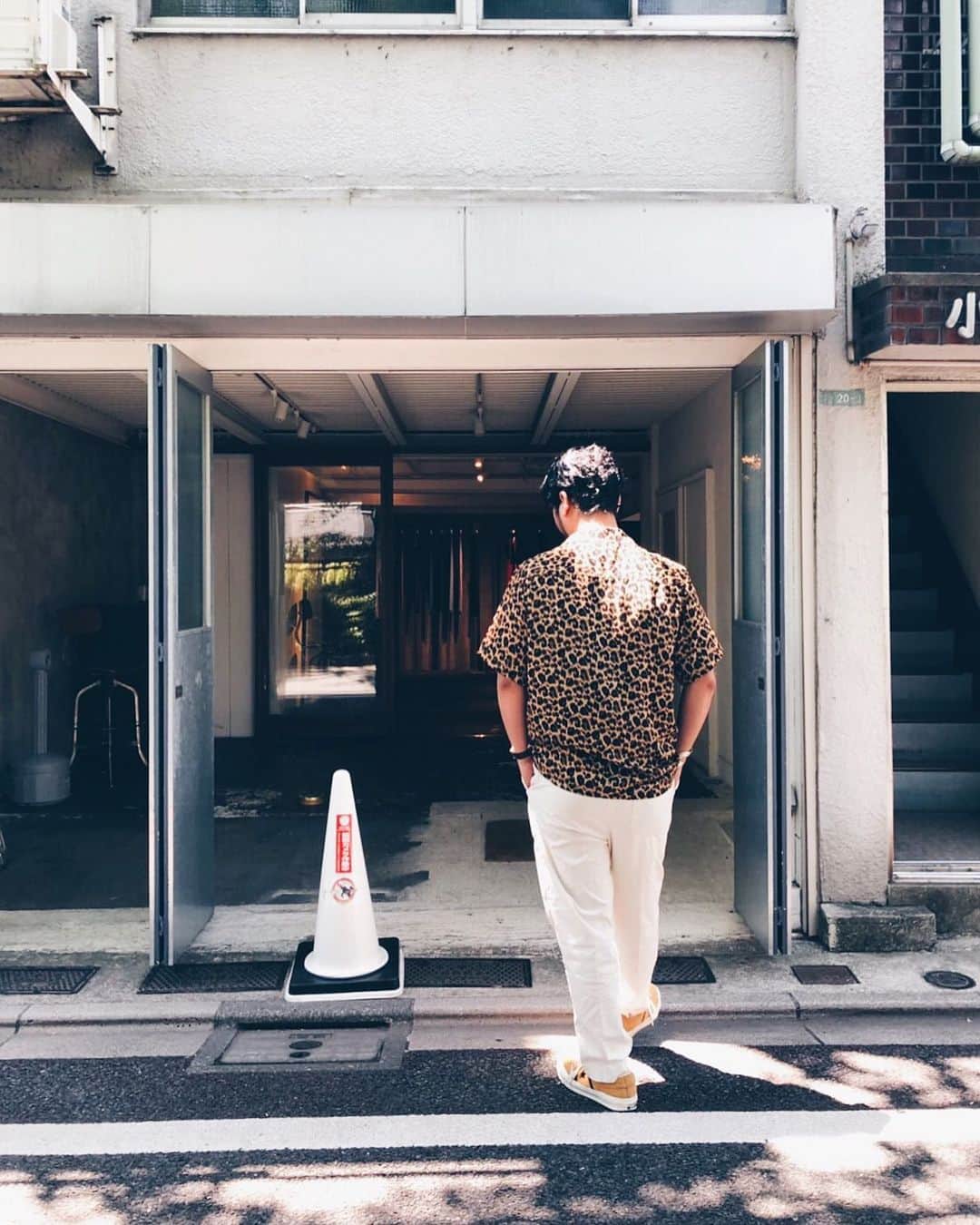 小塚源太のインスタグラム：「Thank you all for stopping by Cellar Door 2020 SS Exhibition🌞 夏日な展示会最終日、いままさに欲しいが揃うコレクションでした。お越しくださいました皆様ありがとうございました🙌🏽 #cellardoor #exhibition #セラードアー」