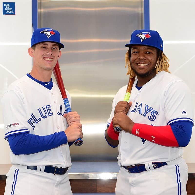 トロント・ブルージェイズさんのインスタグラム写真 - (トロント・ブルージェイズInstagram)「🚨 HISTORY 🚨 Cavan Biggio and Vlad Jr. are the first EVER sons of Hall-of-Famers to become Major League teammates!」5月25日 8時30分 - bluejays