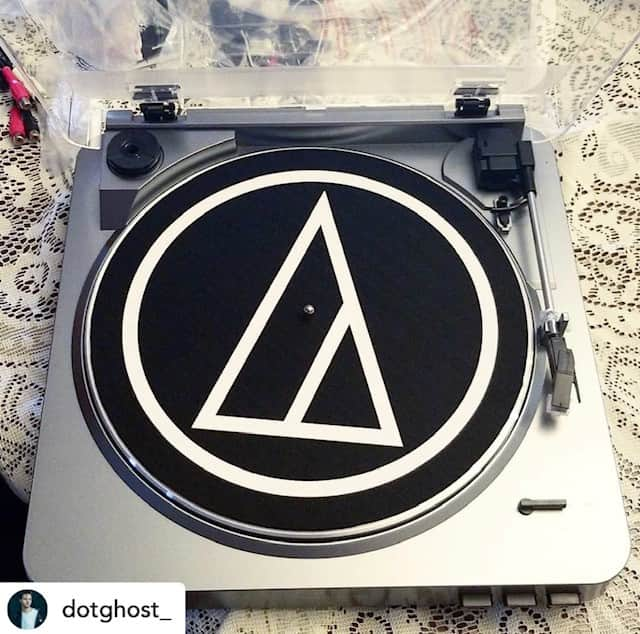 Audio-Technica USAさんのインスタグラム写真 - (Audio-Technica USAInstagram)「#FanPhotoFriday: What record would you spin if you had our AT-LP60 turntable? 📷: @dotghost_ . . . #AudioTechnica #LP60 #ATLP60 #Record #Turntable #LP #Vinyl #VinylJunkie #Music #Spin」5月25日 8時58分 - audiotechnicausa