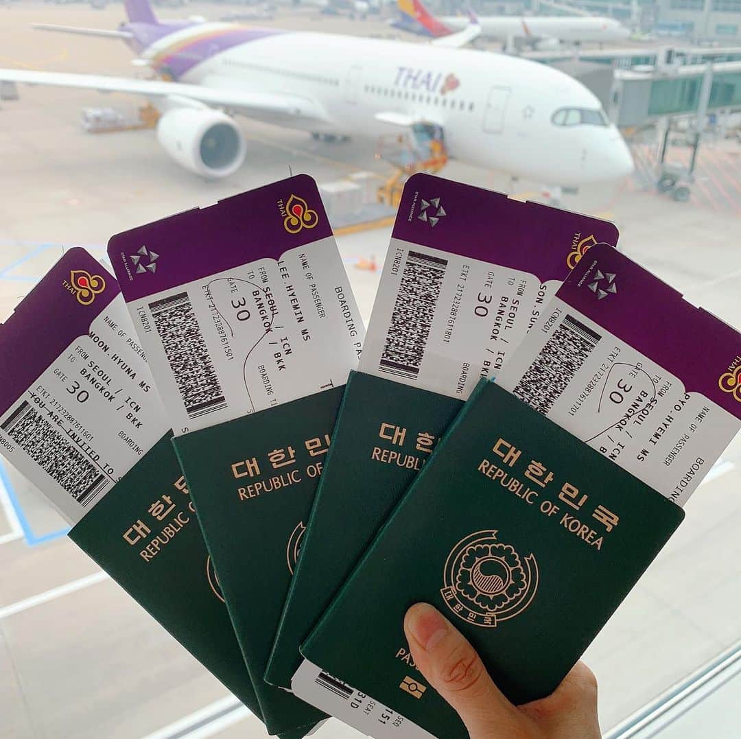 ヒョンア さんのインスタグラム写真 - (ヒョンア Instagram)「Ready to take off ✈️ . . #thaiairways  #travelgram  #태국여행 #타이항공#thaiairwayskorea」5月25日 9時07分 - moongom119