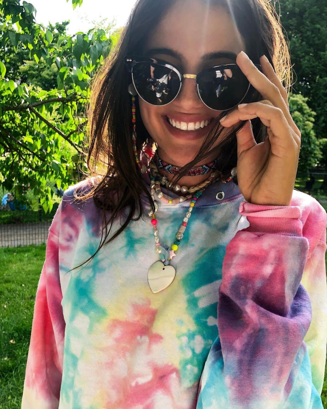 ダニジョーのインスタグラム：「The HAPPY hoodie 😄 @rafa_consentino is all smiles in our tie dye hoodie 🌈 tap to shop #dannijogirls」