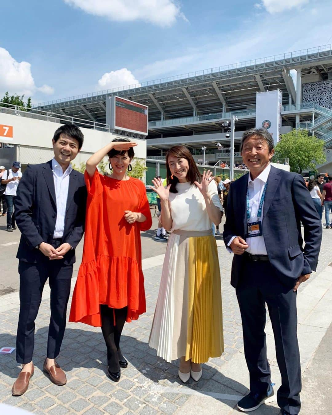 杉山愛さんのインスタグラム写真 - (杉山愛Instagram)「全仏オープン🎾いよいよ明日開幕🤗 最高に気持ちの良い気候の中、番組収録がありました😊  5/25(土)13:25〜14:25 「あす開幕全仏オープンテニス2019オススメ」是非ご覧くださ〜い✨  #いよいよ #明日から #全仏オープンテニス2019 #めっちゃ楽しみ  #mon  amie #racea」5月25日 9時33分 - aisugiyamaofficial