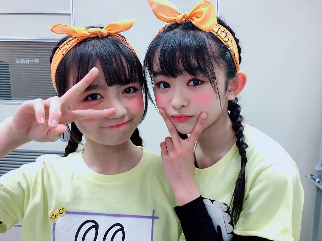 ニコ☆プチのインスタグラム：「☺︎☆.° 今日もとってもいいお天気だね🌞💖 . . 運動会っていうコも多いのかな？？ 熱中症に気をつけてみんな頑張ってね~~🥳🎶 . . ニコ☆プチ運動会おふしょ❤︎ #阿部ここは  #藤村木音  #ラブピチームのダンスはきのんが考えてたよっ #入江美沙希  #丸山真亜弥  #すみっこぐらししてるふたり #林芽亜里  #田中杏奈  #リレーの順番決め中のお姉さま方」
