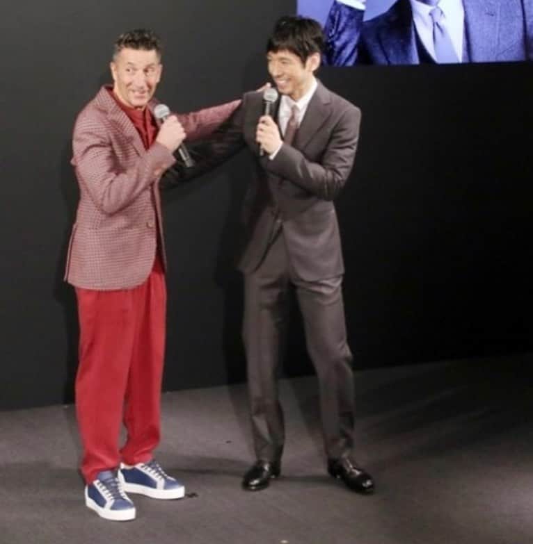 パンツェッタ・ジローラモさんのインスタグラム写真 - (パンツェッタ・ジローラモInstagram)「#fashionarmani #fashion #armani #giorgioarmani #milano #armanisilos #style #armanistyle #armanifashionshow #armanikidsfashion #giorgioarmanifashionshow #fashionarmani #fashionarmaniexchange#armanisilosmilano #milanocity #milano_in #fashionmilan #moda #elegant #clean #refined #worldoffashion #elegance #nice #beautiful #armanimilano #love #tissus #collection #since I was a child I wanted to meet him」5月25日 10時10分 - girolamo.me