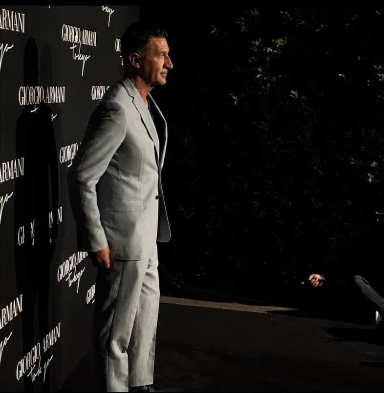 パンツェッタ・ジローラモさんのインスタグラム写真 - (パンツェッタ・ジローラモInstagram)「#fashionarmani #fashion #armani #giorgioarmani #milano #armanisilos #style #armanistyle #armanifashionshow #armanikidsfashion #giorgioarmanifashionshow #fashionarmani #fashionarmaniexchange#armanisilosmilano #milanocity #milano_in #fashionmilan #moda #elegant #clean #refined #worldoffashion #elegance #nice #beautiful #armanimilano #love #tissus #collection #since I was a child I wanted to meet him」5月25日 10時10分 - girolamo.me