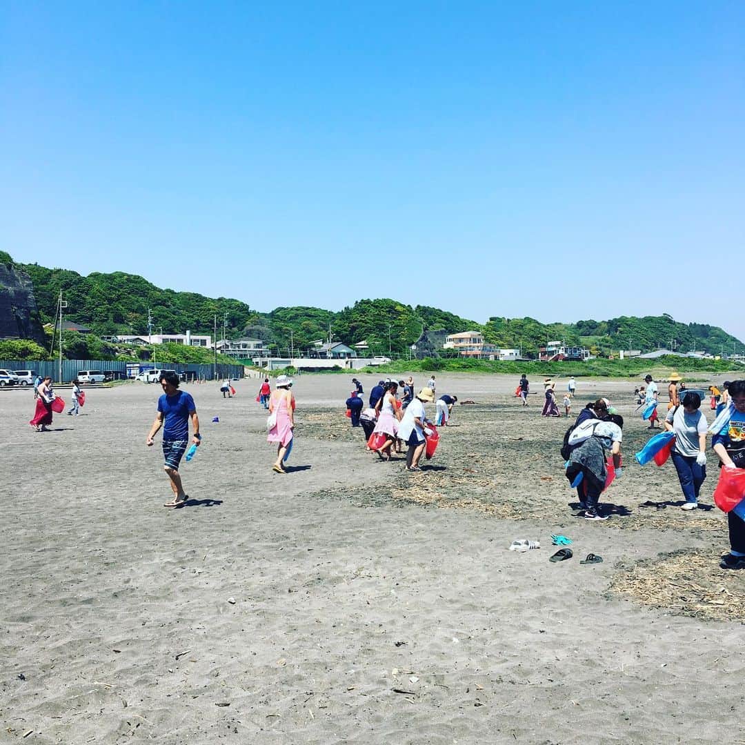 光永亮太さんのインスタグラム写真 - (光永亮太Instagram)「まずはビーチクリーンから！」5月25日 10時15分 - mitsunagaryota