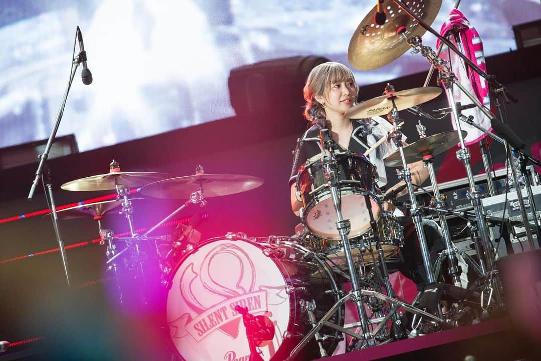 SILENT SIRENさんのインスタグラム写真 - (SILENT SIRENInstagram)「. 2019.05.18.19 LIVE photo📸 NGNC@メットライフドーム ひなんちゅshot🥁」5月25日 10時50分 - silentsiren_official