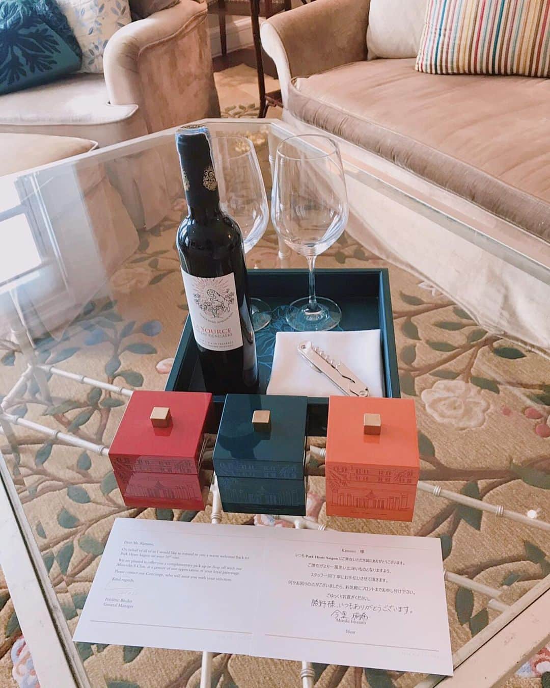キャシー中島さんのインスタグラム写真 - (キャシー中島Instagram)「着きました、ホーチミン！ いつものお部屋！ 素晴らしいホスピタリティ。 だからこのホテルが好きなの🏨 さあ今日は新しい雑貨を探します！」5月25日 10時54分 - official_kathynakajima