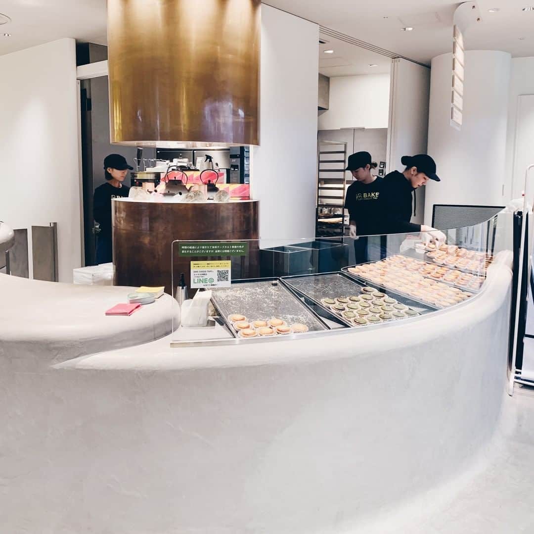 BAKE CHEESE TART OFFICIALのグルメインスタ