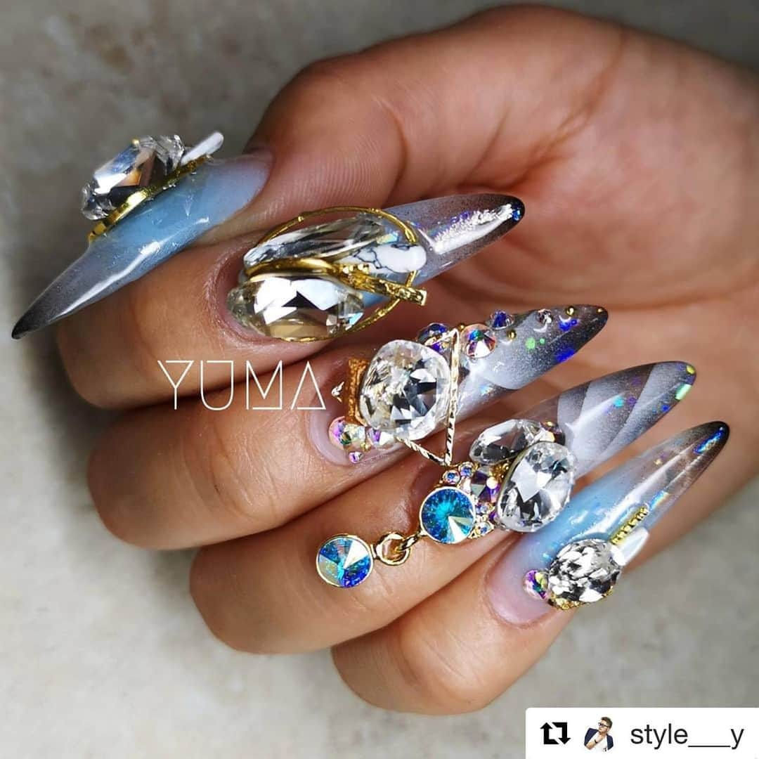 initygel_officialさんのインスタグラム写真 - (initygel_officialInstagram)「#Repost @style___y with @get_repost ・・・ ネイルUP様  掲載して頂きました  @nailup_official  アクリルページ 大きく２ページ載せて頂いてます  事前に考えるとまとまらないタイプなので 即興でつくりました  かなりタイトスケジュールだったので 急遽お客様に モデルお願いしました  ありがとうございます😭❤️. .  プロデュースさせて頂いてる ワイビジュ(ビジュージェル)と  @tsumekira 様シール エアブラシスタイル使用  @initygel_official も多数使用し 自分らしい作品ができました  是非お手に取って見て頂けると 嬉しいです  本日発売です  宜しくお願い致します😌. .  #ネイル #ネイリスト #メンズネイリスト #ネイル雑誌 #アイニティ #アイニティジェル #ネイルUP #ツメキラ #YUMA #本日発売」5月25日 11時24分 - initygel_official