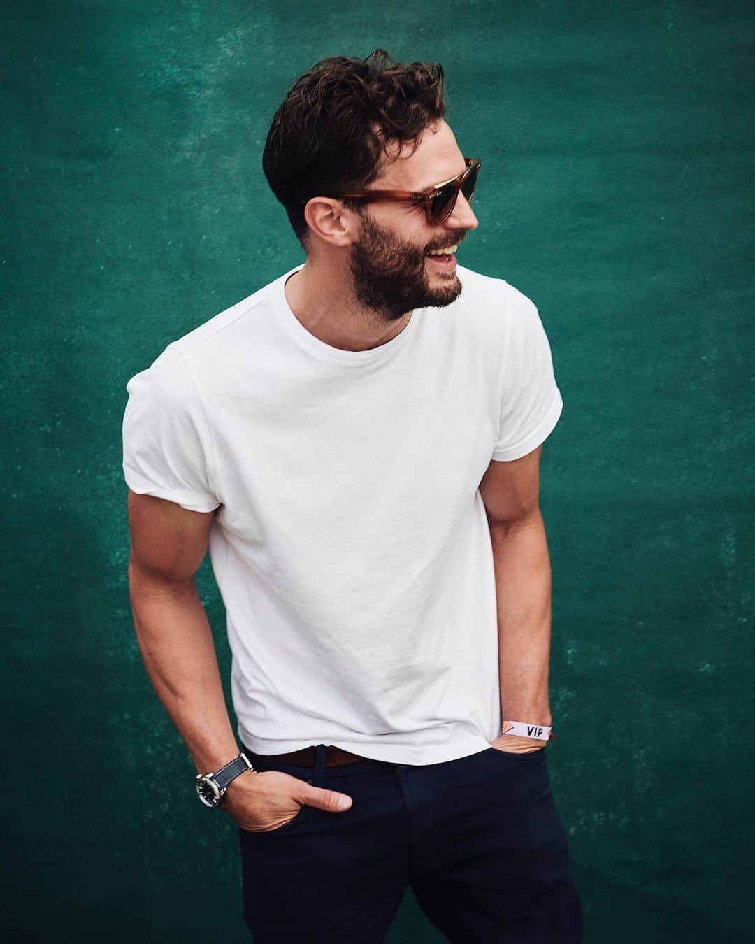 Just Jaredさんのインスタグラム写真 - (Just JaredInstagram)「Jamie Dornan shows off his smile and his shades while stopping by the Ray-Ban Studios at the All Points East Festival. #JamieDornan #RayBan #AllPointsEast Photos: Getty」5月25日 11時18分 - justjared