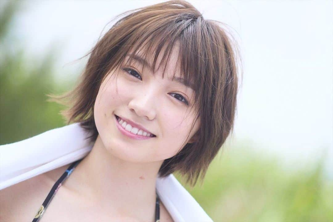 太田夢莉さんのインスタグラム写真 - (太田夢莉Instagram)「おはようございますまる☺︎ よく寝て体調バッチリ✌️✨ 本日、13:00〜 #福家書店 #新宿サブナード でお待ちしてます❣️当日券もご用意してますよ！  #ノスタルチメンタル ‪#太田夢莉 #NMB48  #ゆーりの #初めての #写真集 #見て #飾って #買って #遊ばんといて #重版出来 #記念 #お渡し会 #会いにいくね #会いにきてね #みんなが大好きな #あれ #ご用意して #お待ちしてます #まる @yustagram12」5月25日 11時29分 - nostaltimental_official