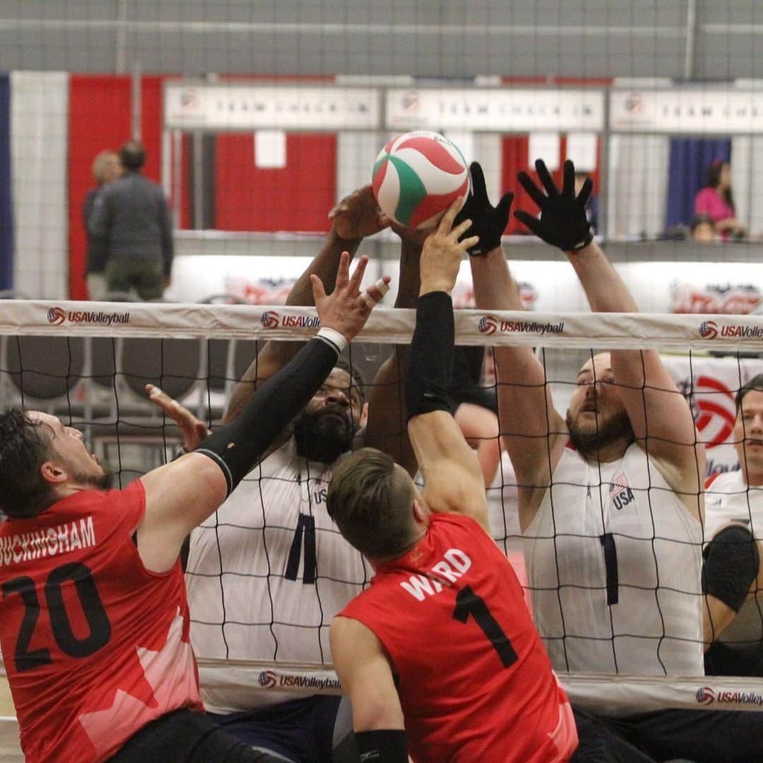 USA Volleyballさんのインスタグラム写真 - (USA VolleyballInstagram)「@usav_sitting_wnt and @usav_sitting_mnt 2️⃣ for 2️⃣ Friday after defeating Russia and Canada, respectively, twice in exhibition matches being held in conjunction with the USA Volleyball Open National Championships. Recaps on www.usavolleyball.org.」5月25日 11時39分 - usavolleyball