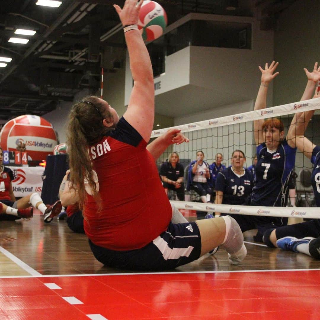 USA Volleyballさんのインスタグラム写真 - (USA VolleyballInstagram)「@usav_sitting_wnt and @usav_sitting_mnt 2️⃣ for 2️⃣ Friday after defeating Russia and Canada, respectively, twice in exhibition matches being held in conjunction with the USA Volleyball Open National Championships. Recaps on www.usavolleyball.org.」5月25日 11時39分 - usavolleyball