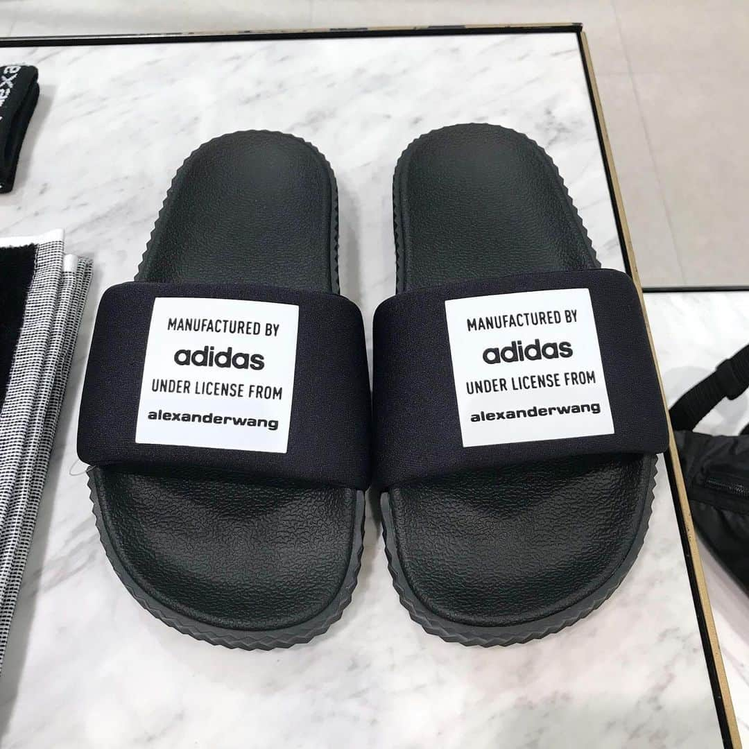 HANKYU.MODEさんのインスタグラム写真 - (HANKYU.MODEInstagram)「ADIDAS ORIGINALS BY ALEXANDER WANG Season5 Drop2 At 3F MODE #Hankyu #HANKYUMODE #umedahankyu #阪急うめだ本店 #うめだ阪急 #阪急百貨店 #osaka #umeda #mode #alexanderwang #アレキサンダーワン #adidasoriginals #アディダス #shoes #シューズ #bag」5月25日 11時40分 - hankyumode