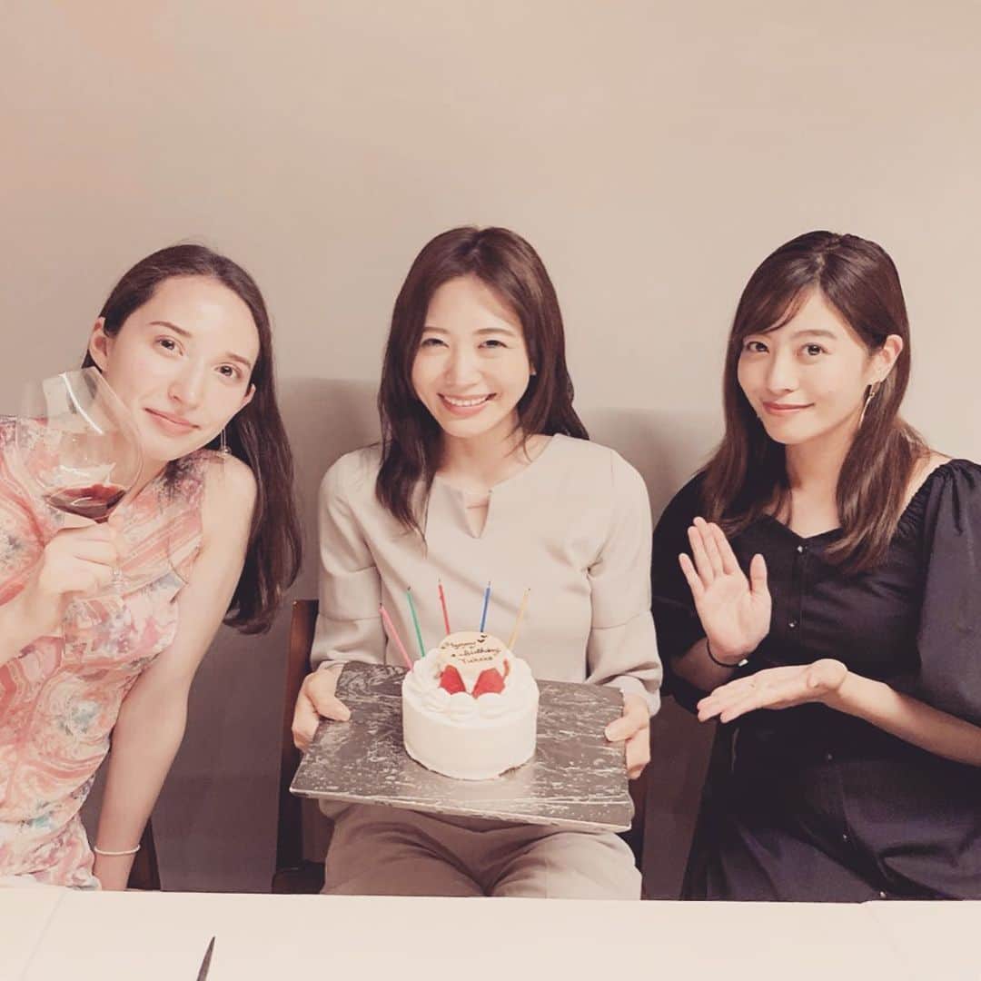 由架子 川野さんのインスタグラム写真 - (由架子 川野Instagram)「大大好きな2人にお祝いしてもらいました﻿ 両手に花状態💐﻿ 眼福でしかないです﻿ プレゼントもさすがの逸品😂 お料理も美味しかった😭 本当ーにありがとう😊♡ 3人でタイに行こう🇹🇭」5月25日 12時07分 - __yukakokawano__