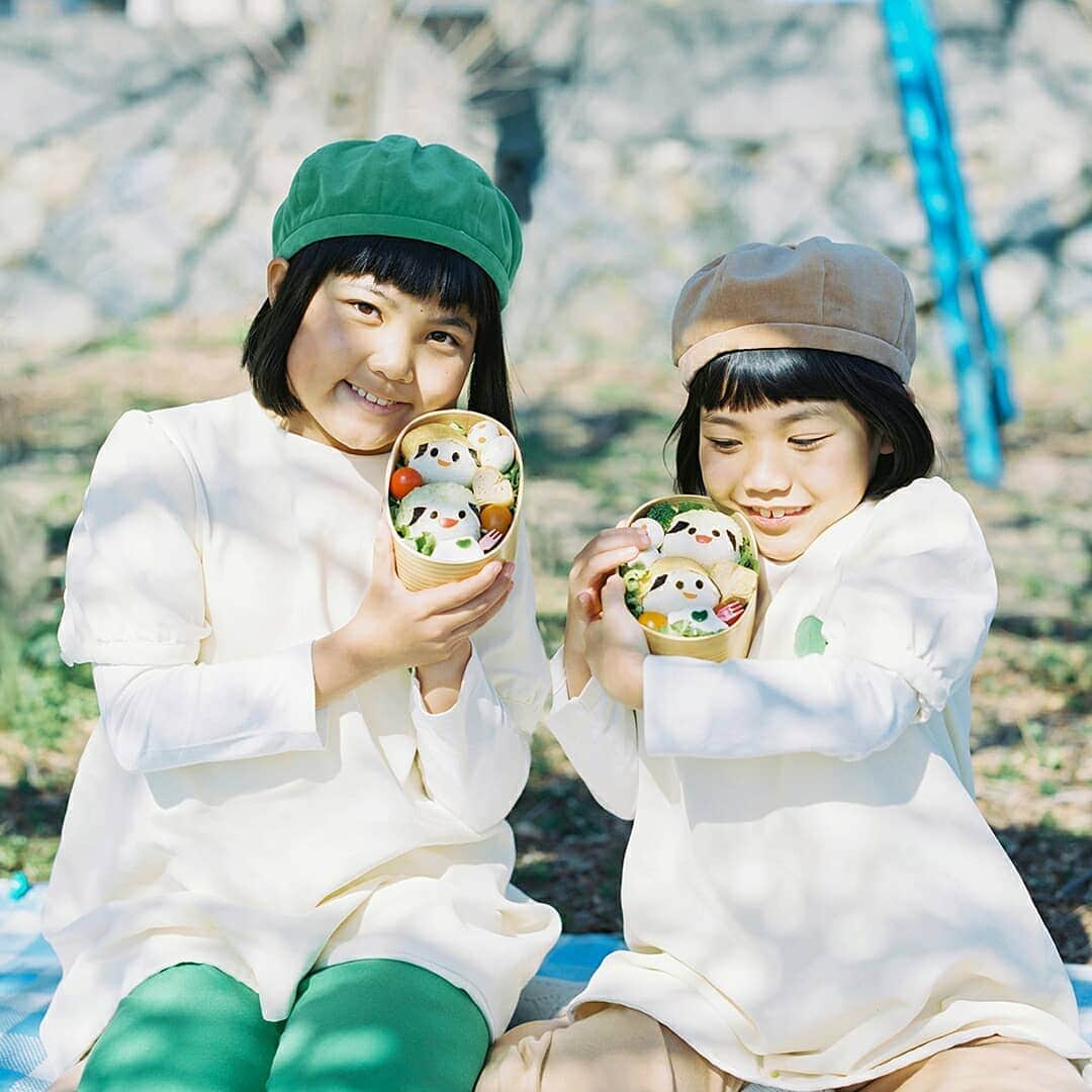 サントリー　グリーンダ・カ・ラさんのインスタグラム写真 - (サントリー　グリーンダ・カ・ラInstagram)「運動会といえばお弁当！ダカラちゃんとムギちゃんのキャラ弁をつくったよ。かわいくて食べるのがもったいなーい！ . #ダカラちゃん #ムギちゃん #そっくり #食べるのもったいない #けど #おなかすいたので #いただきます #運動会弁当 #キャラ弁 #bento #charaben #May . #💚 #グリーンダカラ #ダカラちゃんムギちゃんの季節のおたより」5月25日 12時00分 - suntory_greendakara