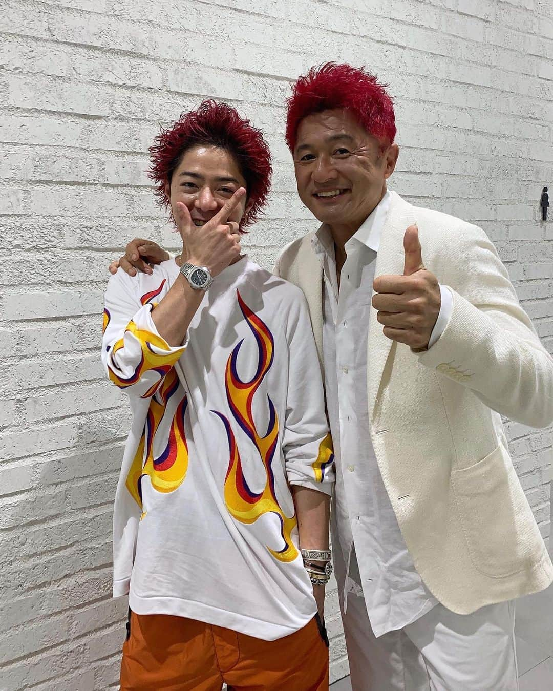 高木琢也さんのインスタグラム写真 - (高木琢也Instagram)「⚽️武田修宏❌高木琢也⚽️ 夢の２トップがここに🤩🤩🤩 #金髪ショーなのに赤くしました🤣 #ぐるナイ #武田修宏 さん #アジアの大砲 #ドーハの悲劇 #日テレ #OCEANTOKYO #高木琢也 #仕込み中ずーーーっと話してくれるくらい最高の人でした😋 #サッカー日本代表」5月25日 12時08分 - takagi_ocean