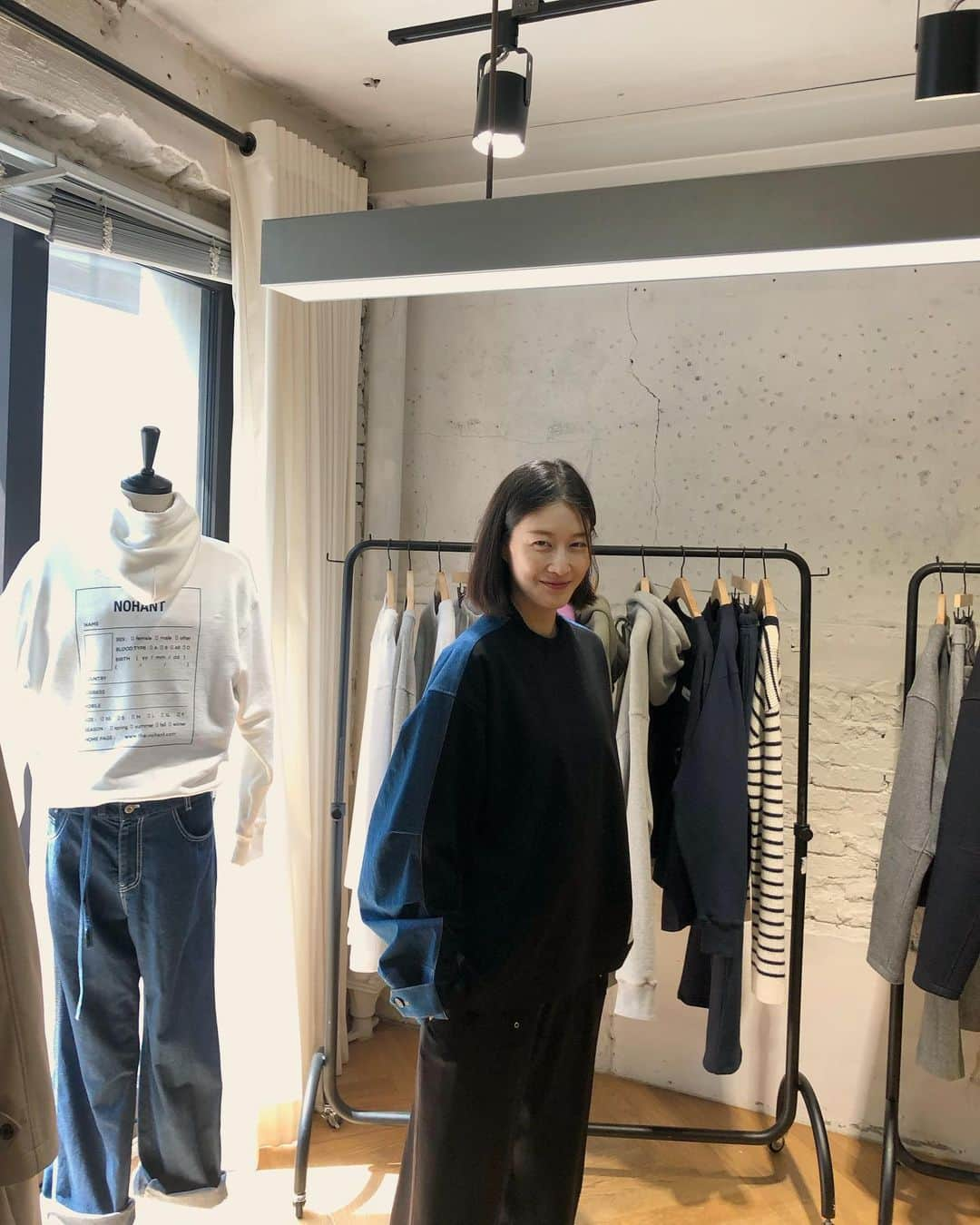 イ・ヒョニさんのインスタグラム写真 - (イ・ヒョニInstagram)「💛 #노앙 #nohant #2019fw #preoder  전부 다 사고싶은 이번시즌😍 노앙쇼룸에서 오늘까지 한대요~ @official_nohant」5月25日 12時50分 - lee.hyunyi