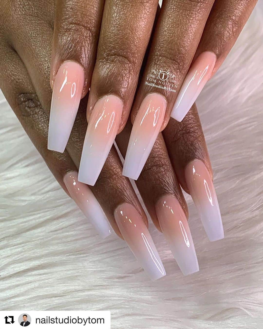 Nail Designsさんのインスタグラム写真 - (Nail DesignsInstagram)「credit @nailstudiobytom ・・・ Classy Ombré ✨✨.. Tag a friend if you love these ombré nails」5月25日 12時52分 - nailartfeature