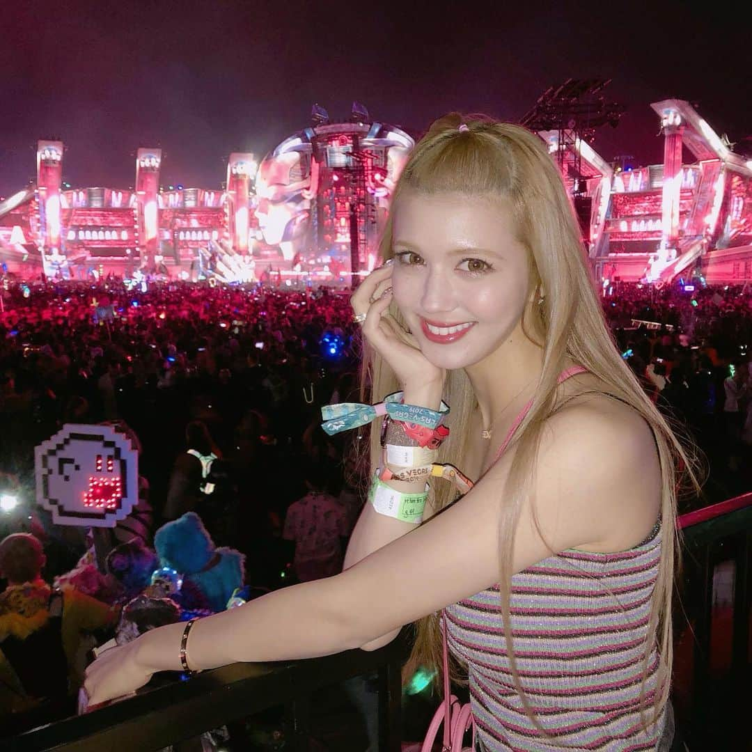 紗蘭さんのインスタグラム写真 - (紗蘭Instagram)「EDC Las Vegas!!!🇺🇸🗽💖🔥 先週、EDC Las Vegasに遊びに行ってきたよ〜🤩 EDC JAPANも最高だったけど、Las Vegasもまた違った楽しさで最高だった〜♥️♥️♥️ 今年はあと何回フェス参加できるかな🖤🖤🖤 #me #edc #edclasvegas #lasvegas #lasvegasstrip」5月25日 13時04分 - saracchidayo