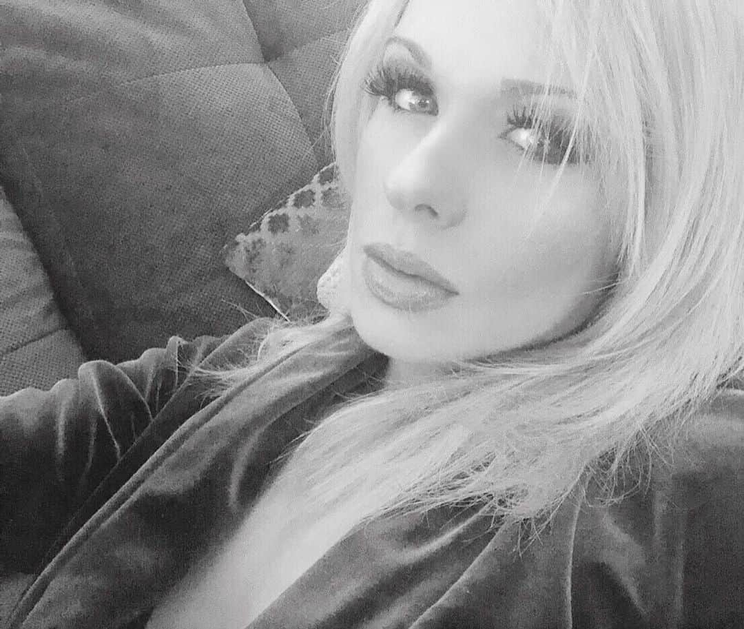 オリアンティさんのインスタグラム写真 - (オリアンティInstagram)「🌙 night night ! More studio tomorrow .. 5 tracks down 🤘」5月25日 13時19分 - iamorianthi