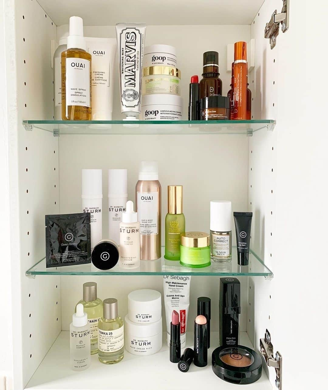 Marvis®️ Official Partnerさんのインスタグラム写真 - (Marvis®️ Official PartnerInstagram)「Proud supporter of a Shelfie Saturday @geebeauty⠀⠀⠀⠀⠀⠀⠀⠀⠀ .⠀⠀⠀⠀⠀⠀⠀⠀⠀ .⠀⠀⠀⠀⠀⠀⠀⠀⠀ .⠀⠀⠀⠀⠀⠀⠀⠀⠀ .⠀⠀⠀⠀⠀⠀⠀⠀⠀ #shelfiesaturday #luxurylife #littleluxuries #cobigelow #marvis #marvistoothpaste #morningswithmarvis #showusyourflavor #healthyteeth #pearlywhites #topshelf #topshelfie #itgtopshelfie #beautyjunkie #flavor #beautyrituals #healthandwellness #morningroutine」5月26日 0時15分 - marvis_usa