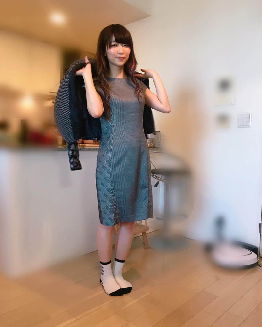 ぱいぱいでか美のインスタグラム：「有吉反省会で金子恵美さんのお洋服もらっちゃいました！ ア、ア、ア、アルマーニ……！ ꙳ #有吉反省会 #金子恵美 さん #jacket #ARMANI ꙳ 金子恵美さんの禊により恩恵を受けるという感じで 服もらっちゃいました！笑 見逃しちゃった方はTVerで配信あるから見てね。 こんな高い服持ってるわけないから 顔が緊張しております。 いつか自分で買えるようになりたいぞー！ 金子さん、ありがとうございました！ 靴下だけ自分が履いてきたやつ。笑」