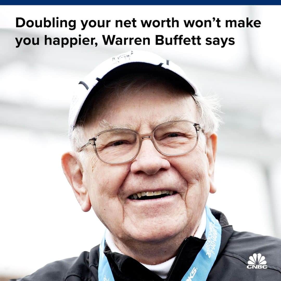 のインスタグラム：「with @cnbcmakeit: Although Warren Buffett is currently worth billions, the Berkshire Hathaway CEO has said that having more money isn’t the key to happiness.⁣ ⁣ Buffett suggests a change in perspective can help find joy. Instead of letting your happiness be defined by what you don’t have or how quickly you make money, Buffett said “you can have a lot of fun while you’re getting rich.”⁣ ⁣ You can read more on Buffett’s philosophy towards happiness, at the link in bio. ⁣ ⁣ *⁣ *⁣ *⁣ *⁣ *⁣ *⁣ *⁣ *⁣ ⁣ #WarrenBuffett #BerkshireHathaway #CEO #Happiness #Time #Currency #Wealth #Rich #Money #MakeMoney #HaveFun #Business #CNBC」