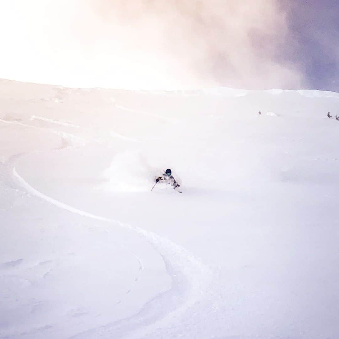 ロシニョールさんのインスタグラム写真 - (ロシニョールInstagram)「Deep days @jbfreeski #anotherbestday @rossignolfreeride 📷 @hadleylucas」5月25日 23時00分 - rossignol