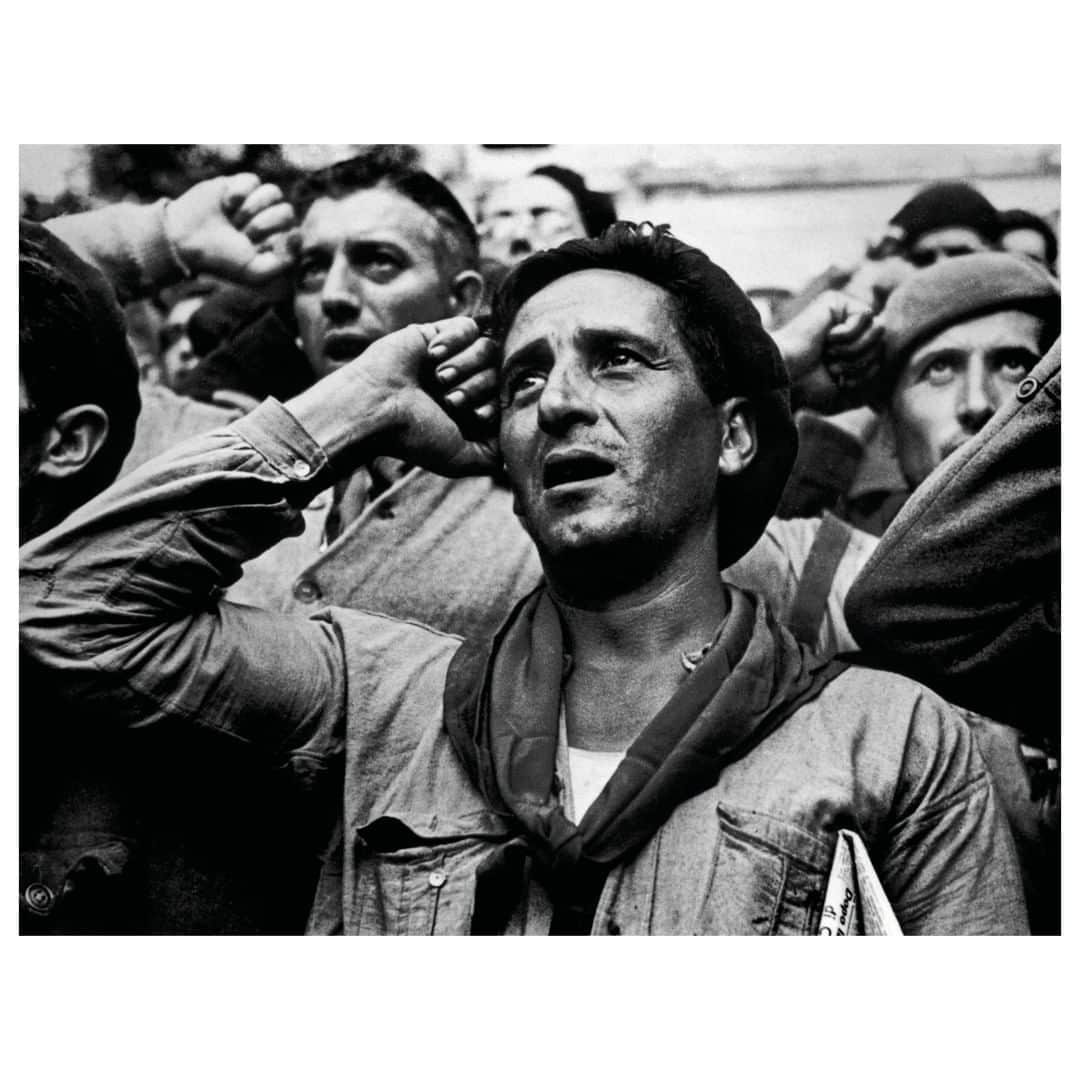 Magnum Photosさんのインスタグラム写真 - (Magnum PhotosInstagram)「Between 1936 and 1939, Robert Capa made several trips to Spain with his partner, Gerda Taro, to document the civil war. In 1938, Picture Post introduced him as “the greatest war photographer in the world”, with a spread of photographs taken during the conflict. . Today marks the 65th anniversary of the Magnum co-founder's death. . PHOTO: Farewell ceremony for the International Brigades. Les Masies, Spain. October 25, 1938. . © #RobertCapa © @icp/#MagnumPhotos」5月25日 23時01分 - magnumphotos