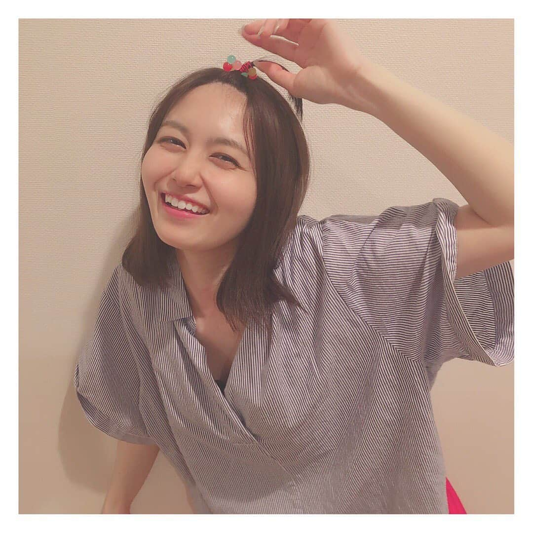 森杏奈さんのインスタグラム写真 - (森杏奈Instagram)「ㅤㅤㅤㅤㅤㅤㅤㅤㅤㅤㅤㅤㅤ ㅤㅤㅤㅤㅤㅤㅤㅤㅤㅤㅤㅤㅤ 自然の森スタイル🌳 ㅤㅤㅤㅤㅤㅤㅤㅤㅤㅤㅤㅤㅤ 何が楽しくてこんなに笑っているのかは 分からないけど人生楽しそう。 ㅤㅤㅤㅤㅤㅤㅤㅤㅤㅤㅤㅤㅤ 人生一度切りだからね。 ㅤㅤㅤㅤㅤㅤㅤㅤㅤㅤㅤㅤㅤ 楽しく生きなきゃ。 ㅤㅤㅤㅤㅤㅤㅤㅤㅤㅤㅤㅤㅤ 何の話🤷🏻‍♀️ ㅤㅤㅤㅤㅤㅤㅤㅤㅤㅤㅤㅤㅤ あ、下は真っ赤なバスパン⛹️‍♀️🏀笑 ㅤㅤㅤㅤㅤㅤㅤㅤㅤㅤㅤㅤㅤ 盛れるとか盛れてないとか分からないけど 今日はこの写真で🙏🏻 ㅤㅤㅤㅤㅤㅤㅤㅤㅤㅤㅤㅤㅤ #ちょんまげ #ちょんまげヘアー #バスパン ㅤㅤㅤㅤㅤㅤㅤㅤㅤㅤㅤㅤㅤ」5月25日 23時04分 - _morianna