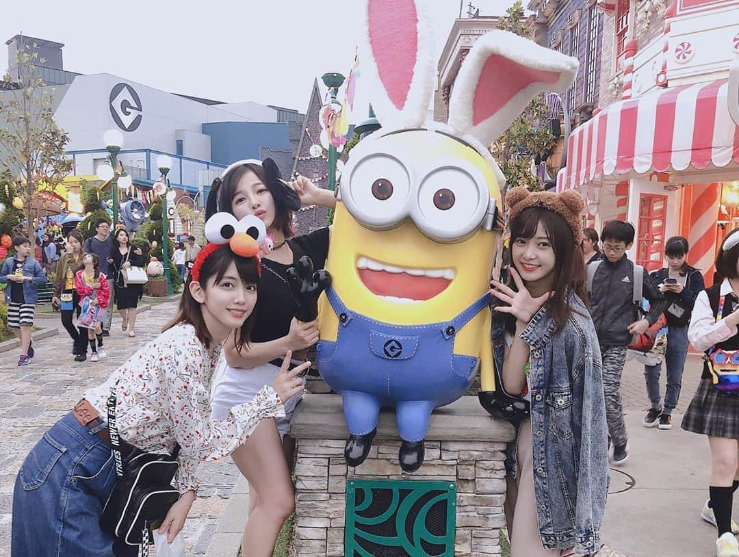 天木じゅんさんのインスタグラム写真 - (天木じゅんInstagram)「. . USJ🖤🥚 . . #NHK #よるドラ #だから私は推しました のアイドルメンバー3人と クランクイン前にUSJへ。 . . 乗り物ほとんど乗れて大満足^^ 二人ともとてもいい子です/// . . #1mmでもいいなと思ったらいいね  #USJ #松田るか #松川星 #天木じゅん  #ユニバ」5月25日 23時27分 - jun.amaki