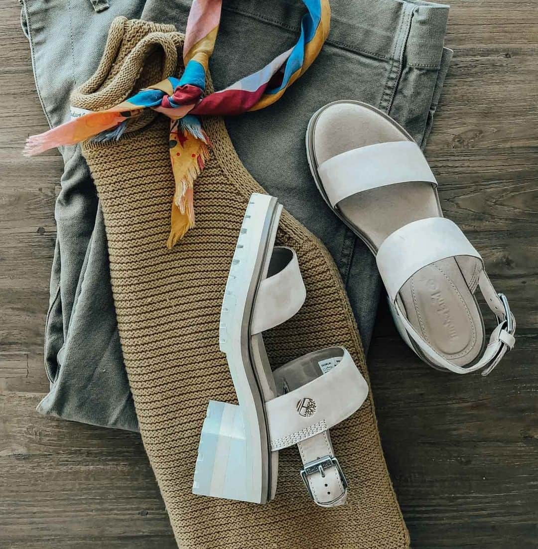 ティンバーランドさんのインスタグラム写真 - (ティンバーランドInstagram)「Summer style starts with the right pair of sandals. Kick off #☀️ and #MDW with the Violet Marsh sandals.  @advicefroma20something」5月25日 23時30分 - timberland