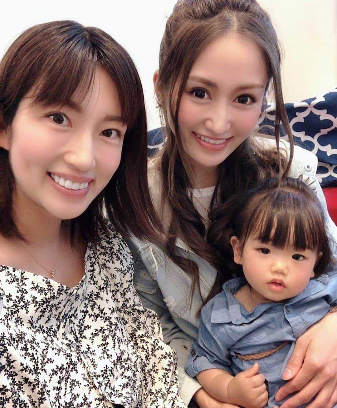 庄司ゆうこさんのインスタグラム写真 - (庄司ゆうこInstagram)「今日はウェスティンで打ち合わせからのスタジオでレッスン！そしたらレッスン中に地震(＞＜)熊手が落ちてきました😂スタッフもお客様も怪我しなくて良かったけど、7階だから結構揺れて怖かった😂 そして前回の変顔が好評だったので、未公開画像アップします。笑 夜は恵比寿の来主というお寿司屋さんへ🍣ここのお寿司大好き✨シャリ小さめだからたくさん食べられる(^o^) 恵比寿のお寿司屋さんはほとんど制覇してます🤣  #ウェスティンホテル東京#馬#登場#ヨガスタジオ#ポジティブスターヨガ#恵比寿#熊手#地震#変顔#オンパレード#美人台無し#鮨#お寿司#来主#かごバッグ#グレースコンチネンタル#ワンピース#授乳服#chocoa#サンダル#chanel」5月25日 23時34分 - yuko.shoji