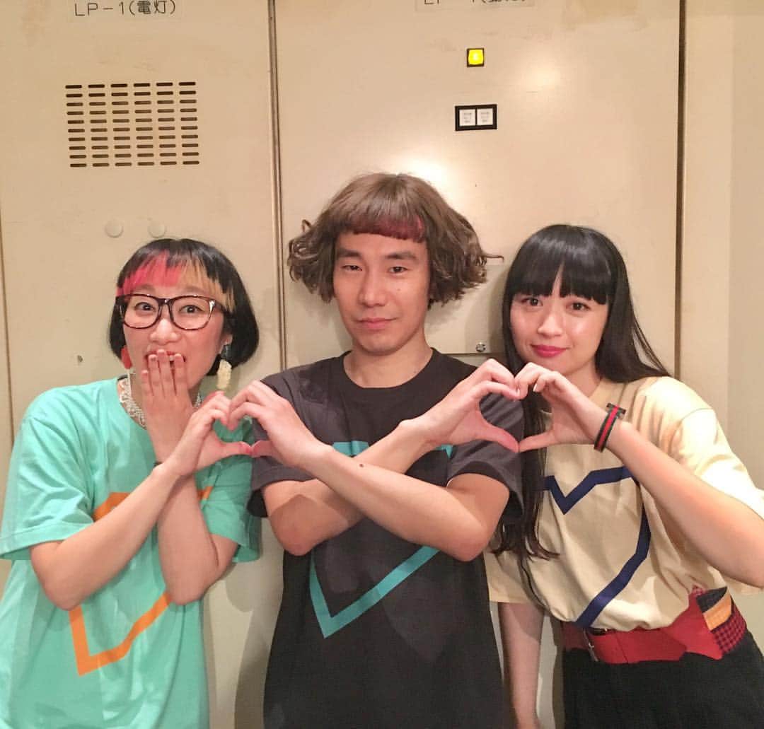 松浦志穂のインスタグラム：「清竜人ハーレムフェスタ2019 のMCという大役をさせていただきました🎤ハーレムフェスタ10回目、清竜人さん10周年、清竜人さんの30歳のお誕生日、というおめでたいことづくしのイベント㊗️ハーレムフェスタ出演者の方々は全員もれなく女神✨級の可愛さと優しさと温かさ、、🥺 ・ 前に #清竜人25  さんのステージを何度か見させていただき本当に楽しくて可愛くて素敵で「あの中に入って踊りたいっ！」と毎度思ってました💍💝でも今日改めて夫人より姑感の強さを痛感🙃🙃 しかしいつお会いしても紳士で周りの想像を超えるパフォーマンスをし続ける竜人さんに惚れるなって方が無理だよね🙃🙃小川ちゃんと竜人さんは昔からのお友達🧚🏻‍♀️というご縁からの今回のこのお仕事🧚🏻‍♀️マジ小川ちゃんに感謝🙏🙏🙏 ・ ずっと温かかった超満員のお客様ありがとうございました！！ ・ #清竜人  #ハーレムフェスタ  #上坂すみれ  #佐々木彩夏  #でんぱ組inc  #堀江由衣  #敬称略  #清竜人MUSICSHOW2019」