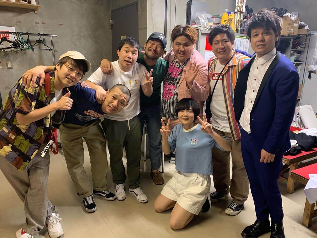 池田真一のインスタグラム：「皆さんはっきり言ってダブルアートありがとうございました！ 過去最大に笑い声と悲鳴の大きいライブになりました！ 後輩のみんなも見守ってくれました！ せいやは東京から見に来てくれました！ 次は7月21日『ダブルアートの悪魔も天使も笑かすぜ！』よろしくお願いします！」