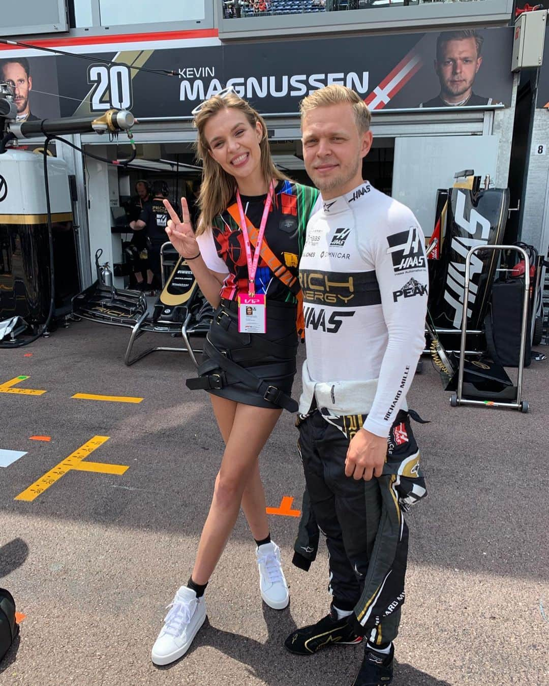 ジョセフィン・スクリヴァーさんのインスタグラム写真 - (ジョセフィン・スクリヴァーInstagram)「Let the races begin! 🏎🏁Can’t contain how excited i am to be here😆 Will cheer for you @kevinmagnussen ! Danish pride ❤️🇩🇰」5月25日 23時57分 - josephineskriver