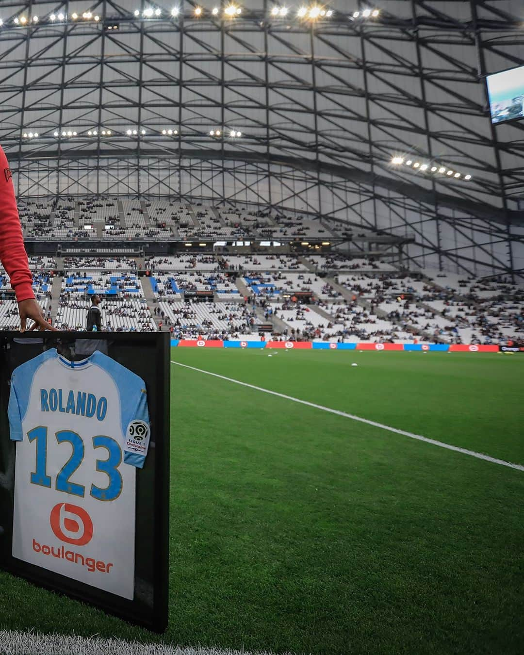 オリンピック・マルセイユさんのインスタグラム写真 - (オリンピック・マルセイユInstagram)「123 matchs à l’OM, 4 saisons de grand professionnalisme, 1 but gravé dans les mémoires : Mercé Rolando 💙」5月26日 0時00分 - olympiquedemarseille