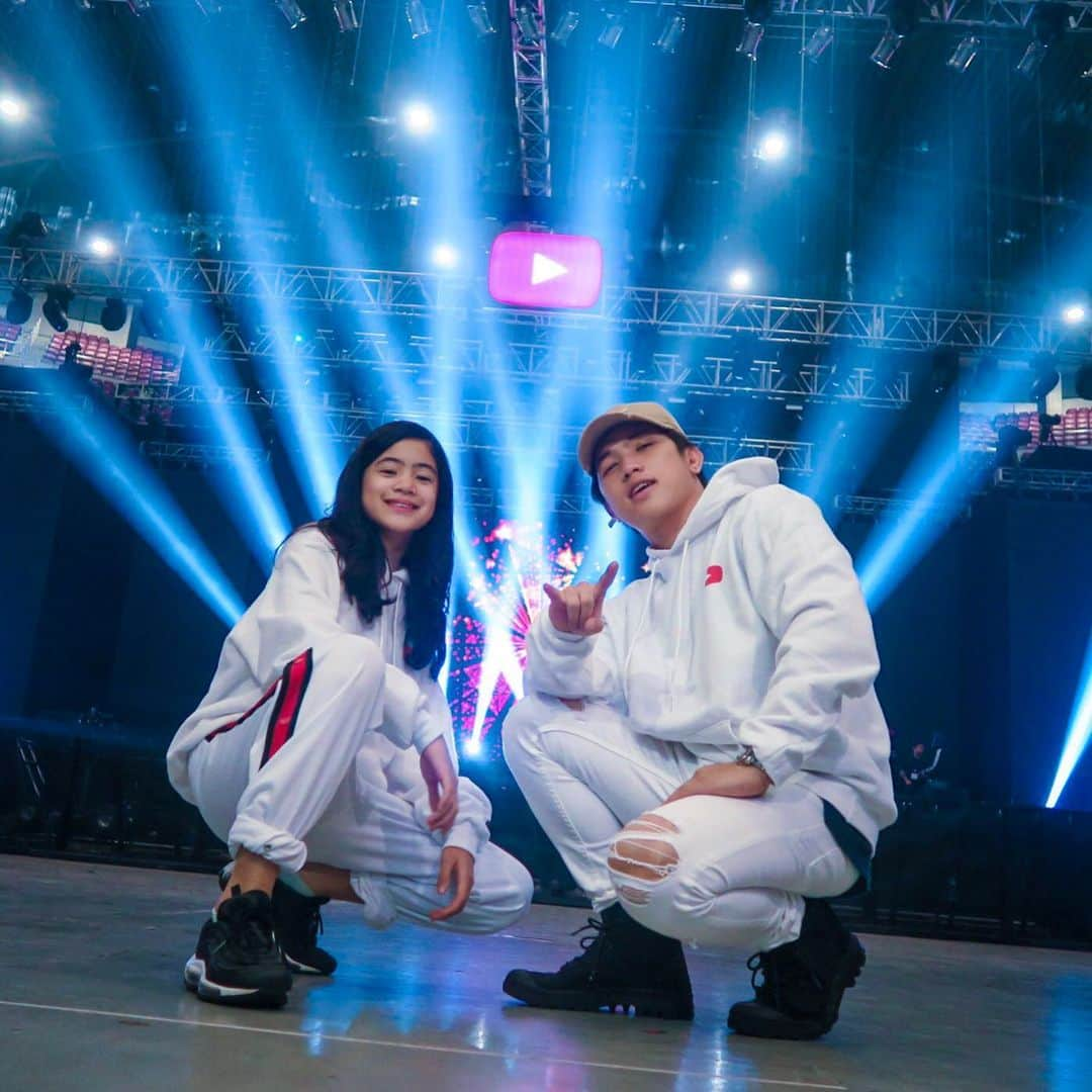 Ranz Kyleさんのインスタグラム写真 - (Ranz KyleInstagram)「Tomorrow is the day for our ph fam! See ya’ll tomorrow at #ytffph 🤪 wear something yellow 🙌🏻🔥🇵🇭」5月26日 0時05分 - ranzkyle