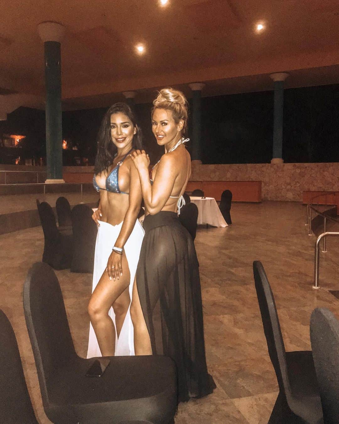 Kindly Myersさんのインスタグラム写真 - (Kindly MyersInstagram)「Judging the #missibms pageant last week in Mexico 🇲🇽 with my bestie @lizzyaacosta @theibms」5月26日 0時09分 - kindlymyers